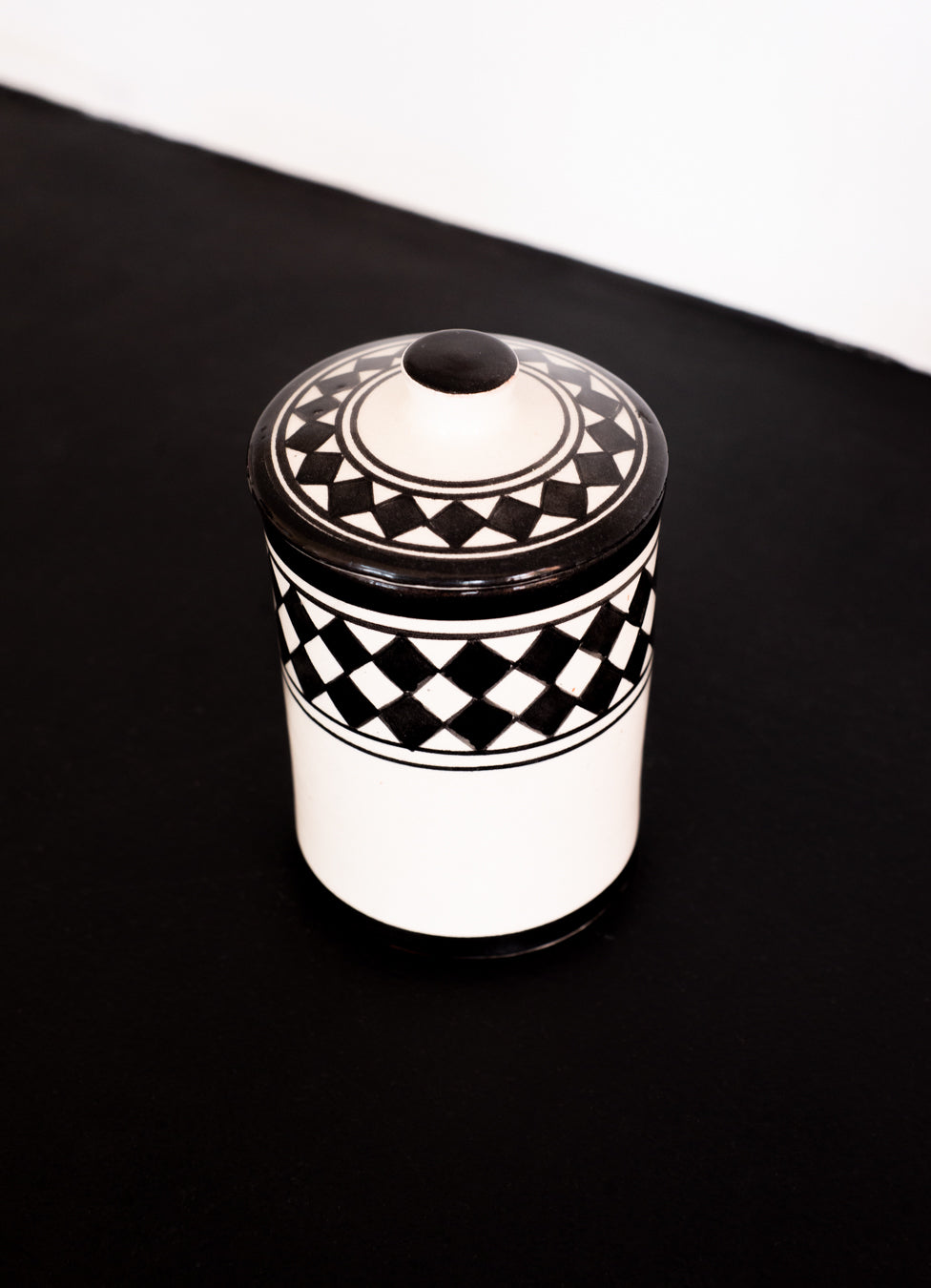 Graphic Ceramic Candle with lid