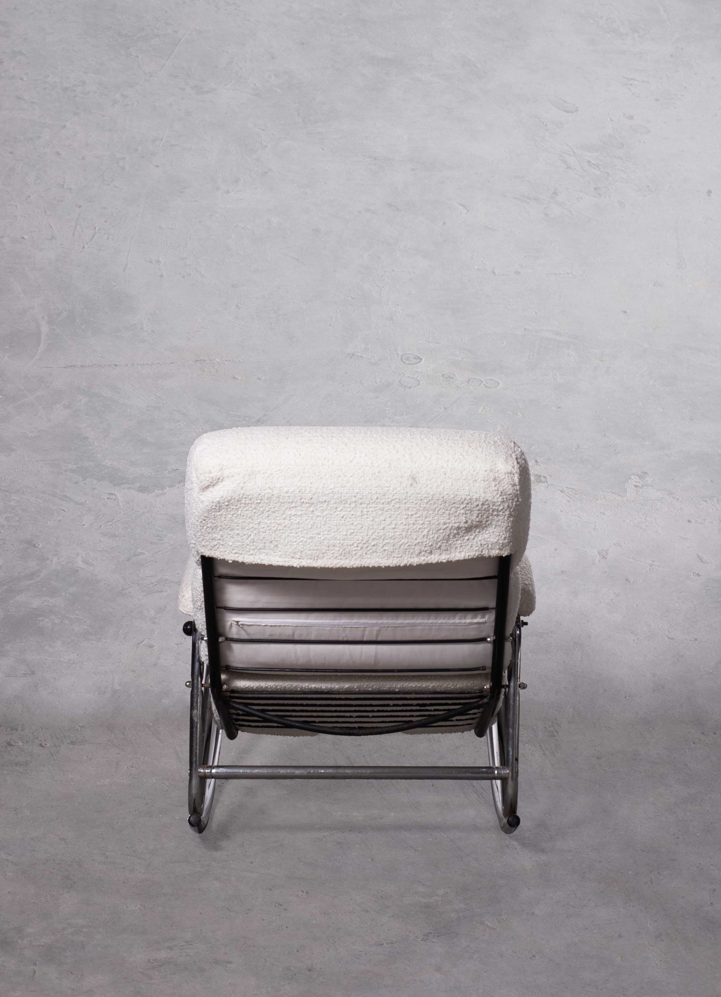 Vintage 1960s crème boucle Rocking Chair in the style of Le Corbusier